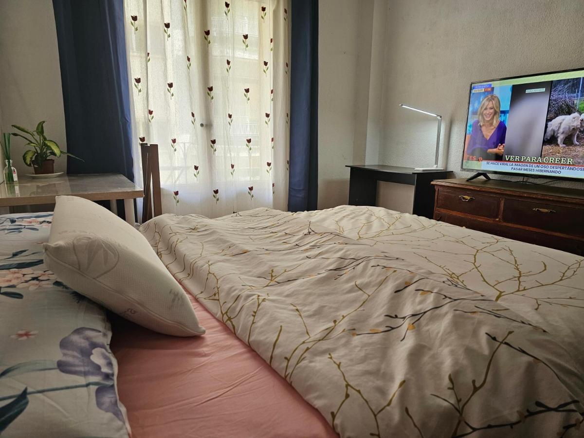 Bed and Breakfast Centrica Habitacion Madrid Exterior foto